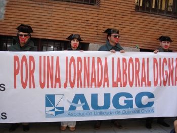 ¡BASTA DE ABUSOS CON LOS GUARDIAS CIVILES! CONDICIONES LABORALES Y PROFESIONALES DIGNAS ¡YA!