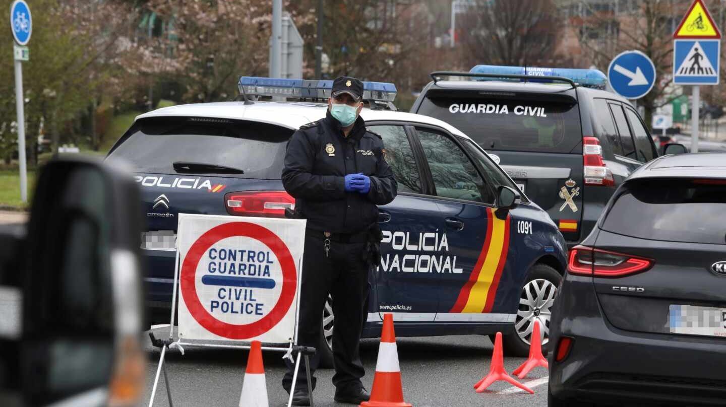 Mientras que la Policía Nacional establece turnos para dificultar los contagios entre agentes y con la sociedad, la Guardia Civil no reacciona