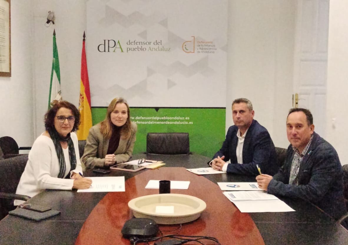 El Defensor del Pueblo Andaluz acoge favorablemente las propuestas de AUGC para mejorar las conducciones y custodias de presos