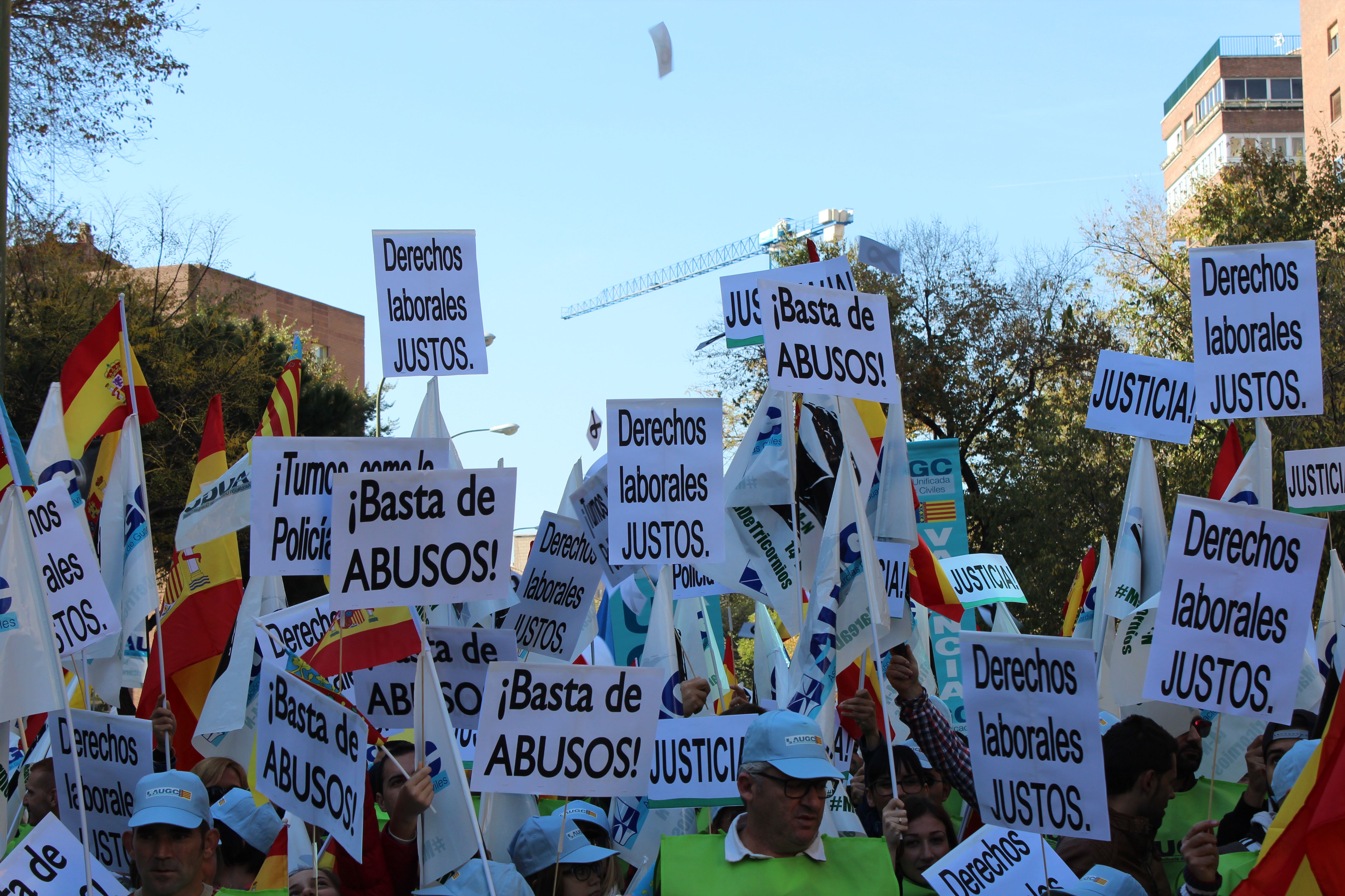 Proyectos normativos: vacaciones, salida al extranjero y derecho de representación