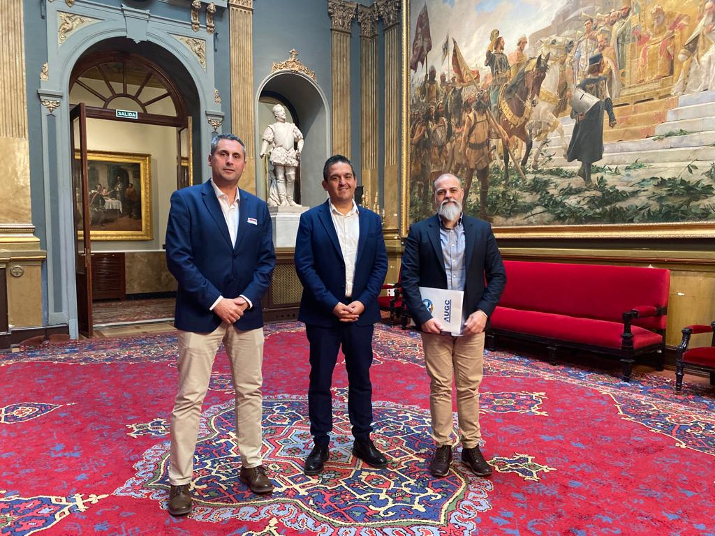 La Comisión de Seprose de AUGC se reúne con el senador Carles Mulet para registrar una moción que mejore el servicio de los agentes de la especialidad
