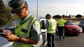 El Capitán de Tráfico de Córdoba reduce las retribuciones de varios guardias civiles para que impongan más multas