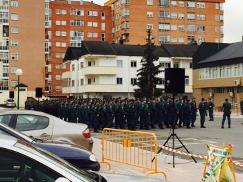 La Guardia Civil se gasta 60.000 euros en una bandera, mientras los guardias civiles trabajan con medios precarios