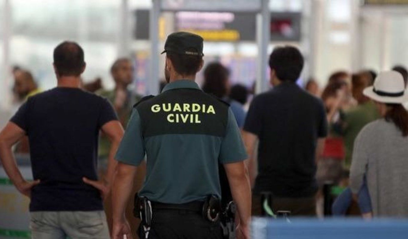 Los agentes de Lanzarote carecen de acreditación aeroportuaria por la falta de previsión de la Dirección General de la Guardia Civil