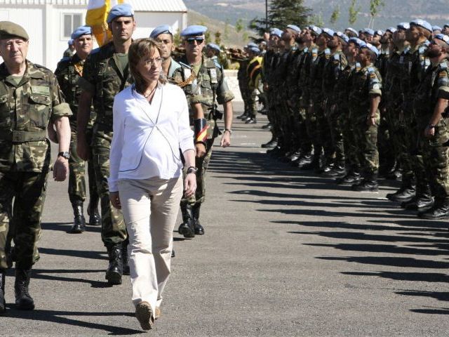 Hasta siempre, Ministra *