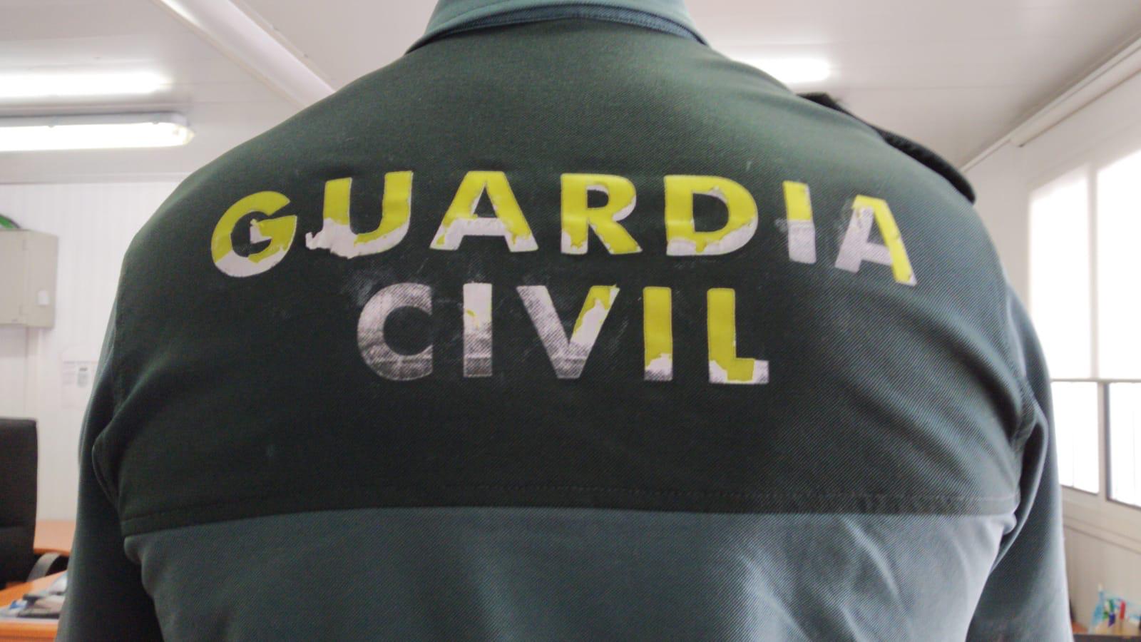 La Guardia Civil tenía que realizar compras paralelas para suministrar prendas al personal mientras la supuesta trama de contratos hacía de las suyas