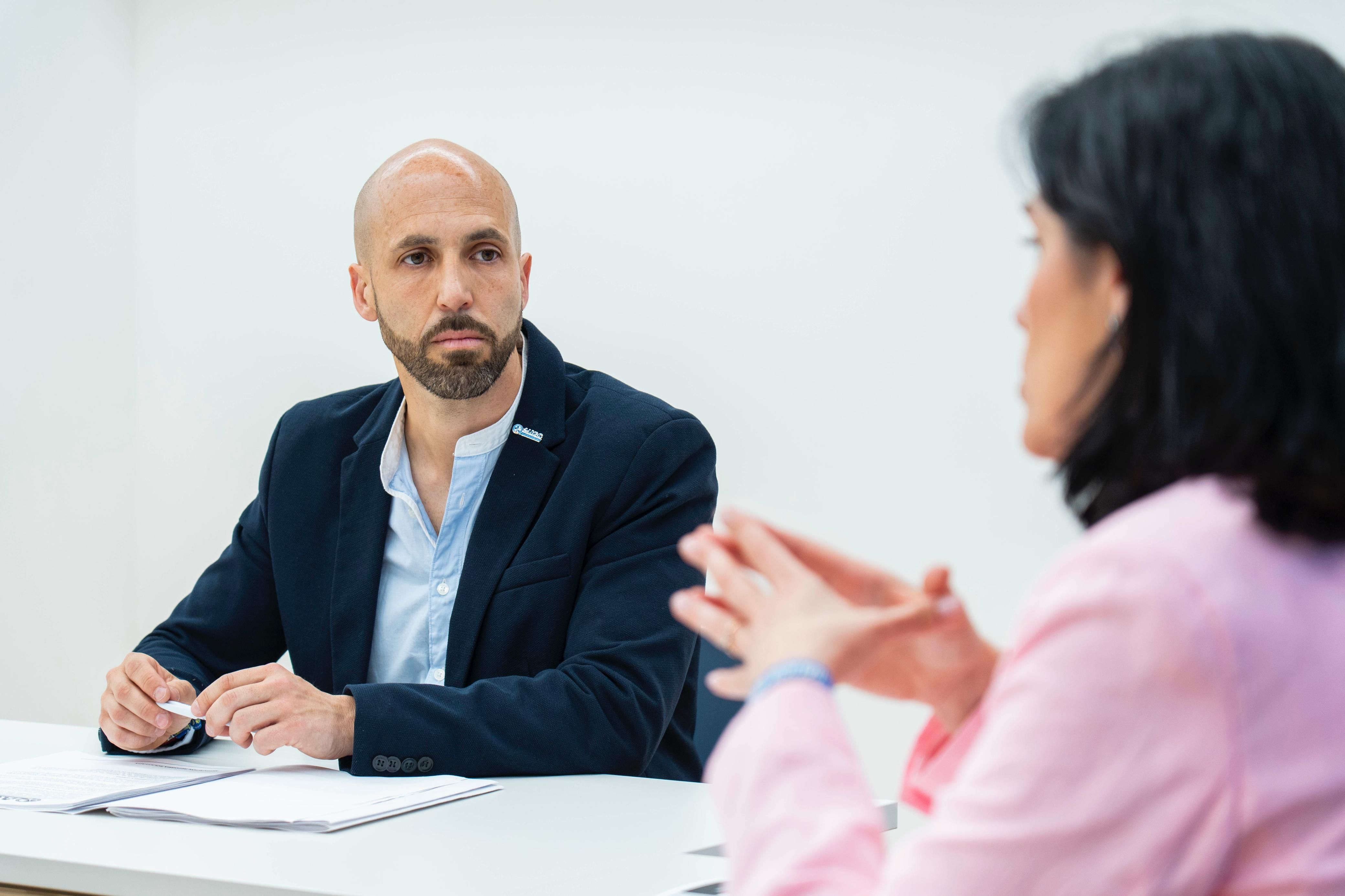 Entrevista a Diego Madrazo: "El Código Penal Militar sigue siendo una herramienta de castigo injusta para los guardias civiles