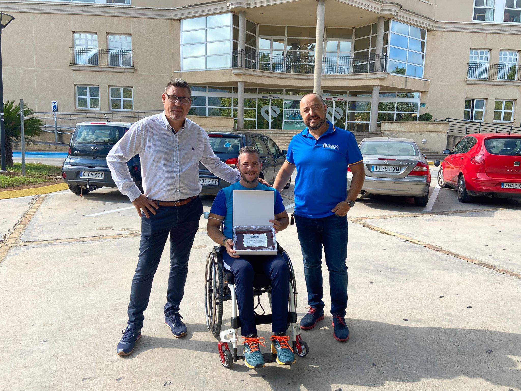 AUGC Comunidad Valenciana realiza un emotivo reconocimiento a uno de sus afiliados de Alicante