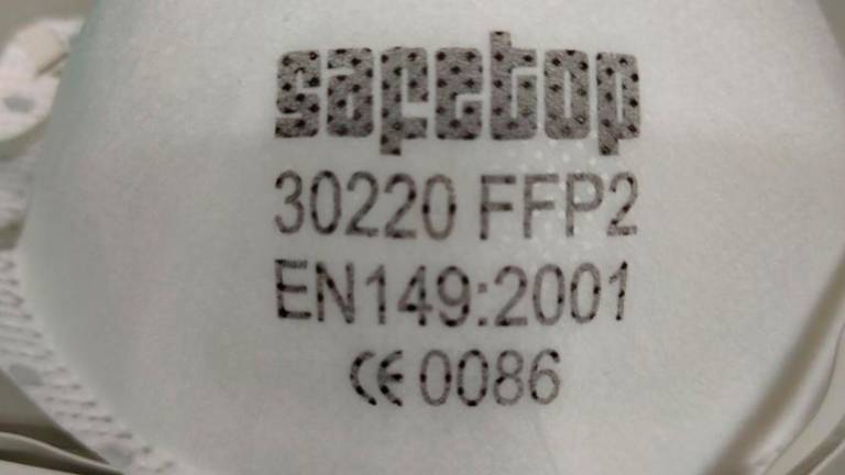 AUGC denuncia el suministro a los trabajadores del Cuerpo de mascarillas y guantes caducados