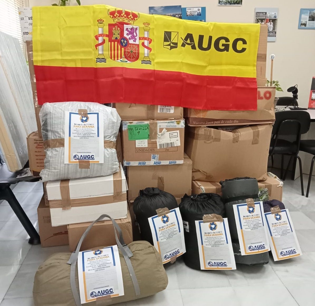 Las Delegaciones de AUGC en Sevilla y Huelva entregarán más de 300 kilos de ropa térmica y medicamentos recogidos en la campaña de ayuda para Ucrania
