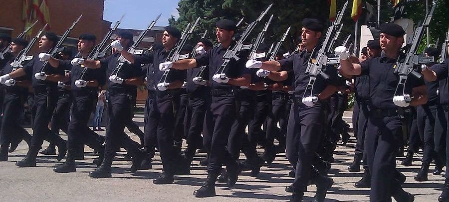 El Director General hizo desfilar en su honor a los GRS de Madrid, a los que tuvo que sustituirse desde Sevilla para un operativo policial