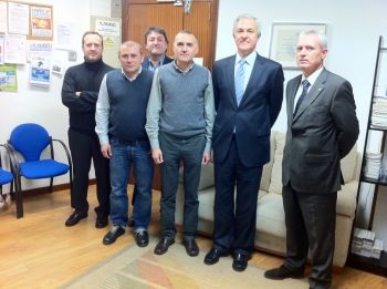 AUGC firma el seguro de bajas con la compañía AXA