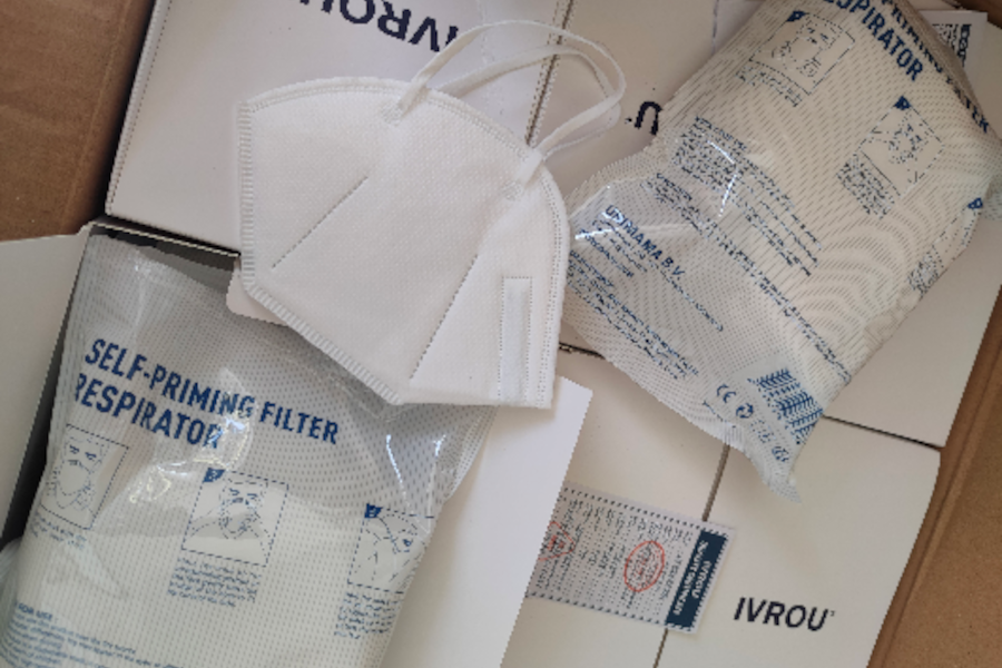 "A la basura" miles de mascarillas entregadas a la Guardia Civil