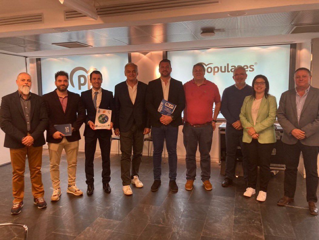 La Plataforma por una Jubilación Digna y la plena  Equiparación Salarial se reúne con el Partido Popular