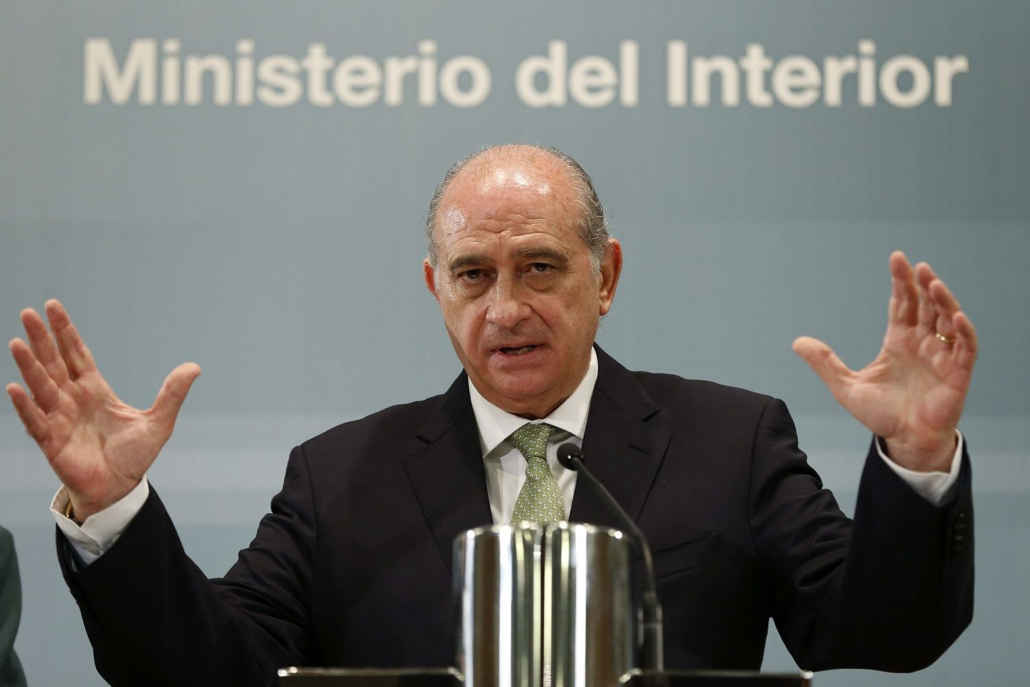 AUGC reprocha a Fernández Díaz y tilda de irresponsables sus palabras cuestionando la imparcialidad en la lucha contra la corrupción