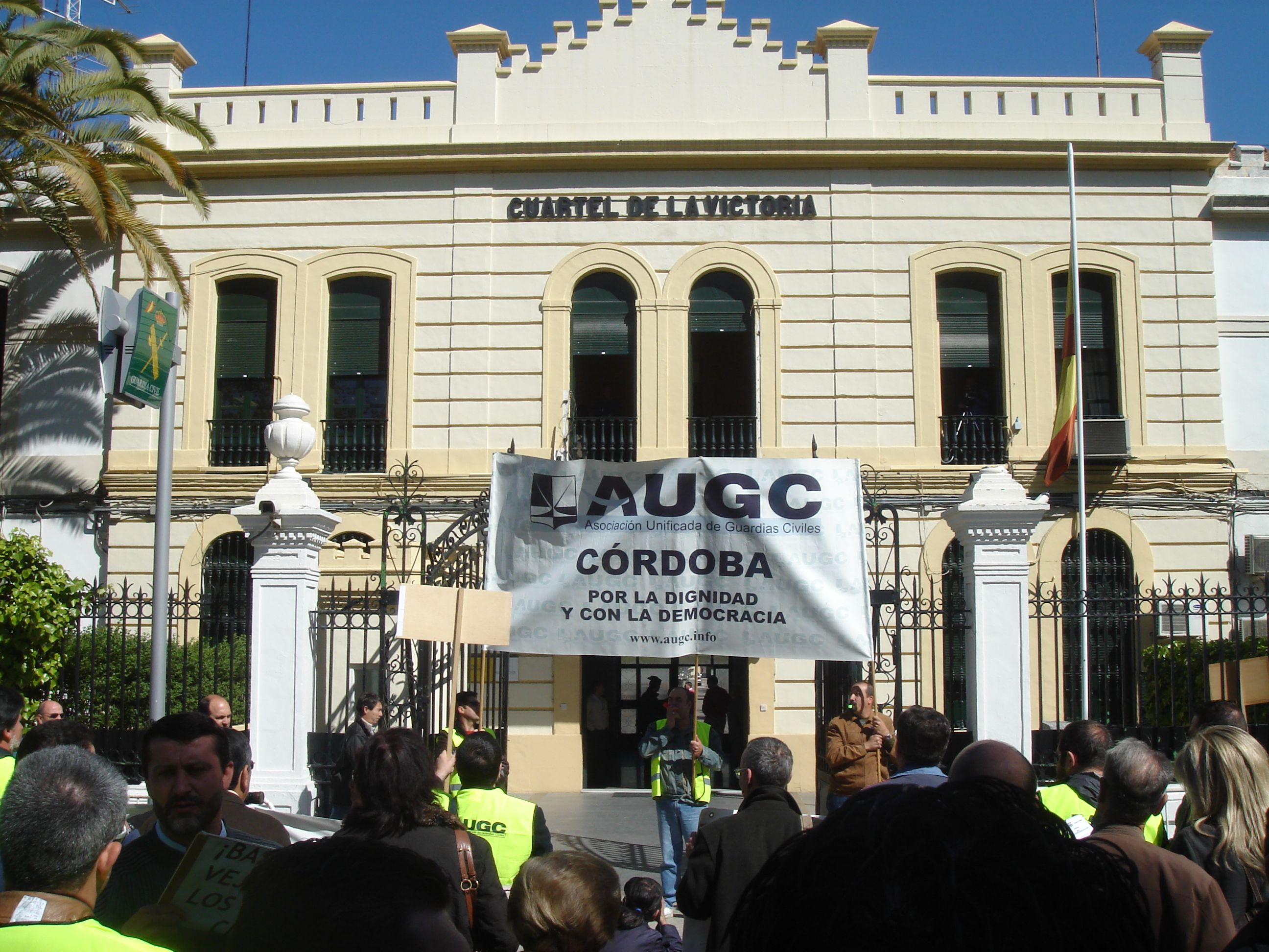 AUGC presenta una denuncia por los cortes de electricidad en la comandancia de Córdoba