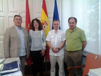 AUGC informa  de los problemas de los guardias civiles navarros a la Delegada del Gobierno
