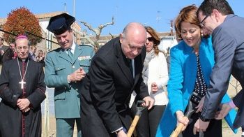 El Ministro juega al NODO abriendo un cuartel en su pueblo, pero los guardias no tienen ni para chalecos