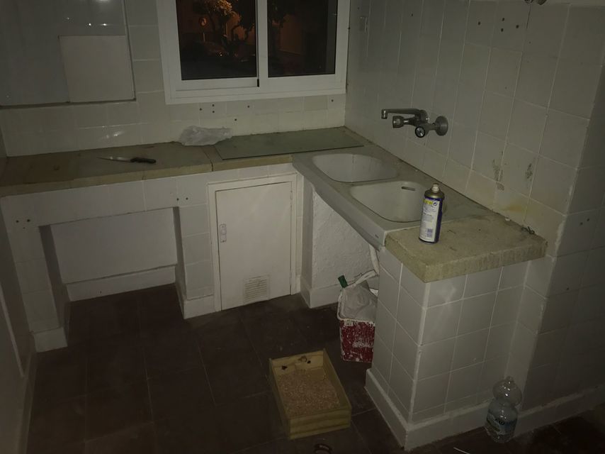 Un agente y su familia viven sin agua caliente ni calefacción por una avería de la caldera de su pabellón, pero desde la Administración no se pone remedio