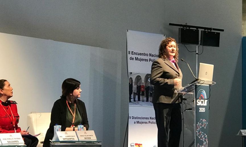 La secretaria nacional de Igualdad de AUGC imparte formación sobre esta materia a los jefes de unidad