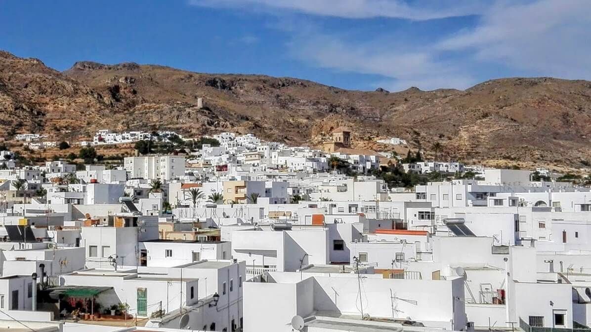 AUGC Almería se queja de la falta de medios y medidas que provocan brotes de Covid como el del Puesto Principal de Nijar