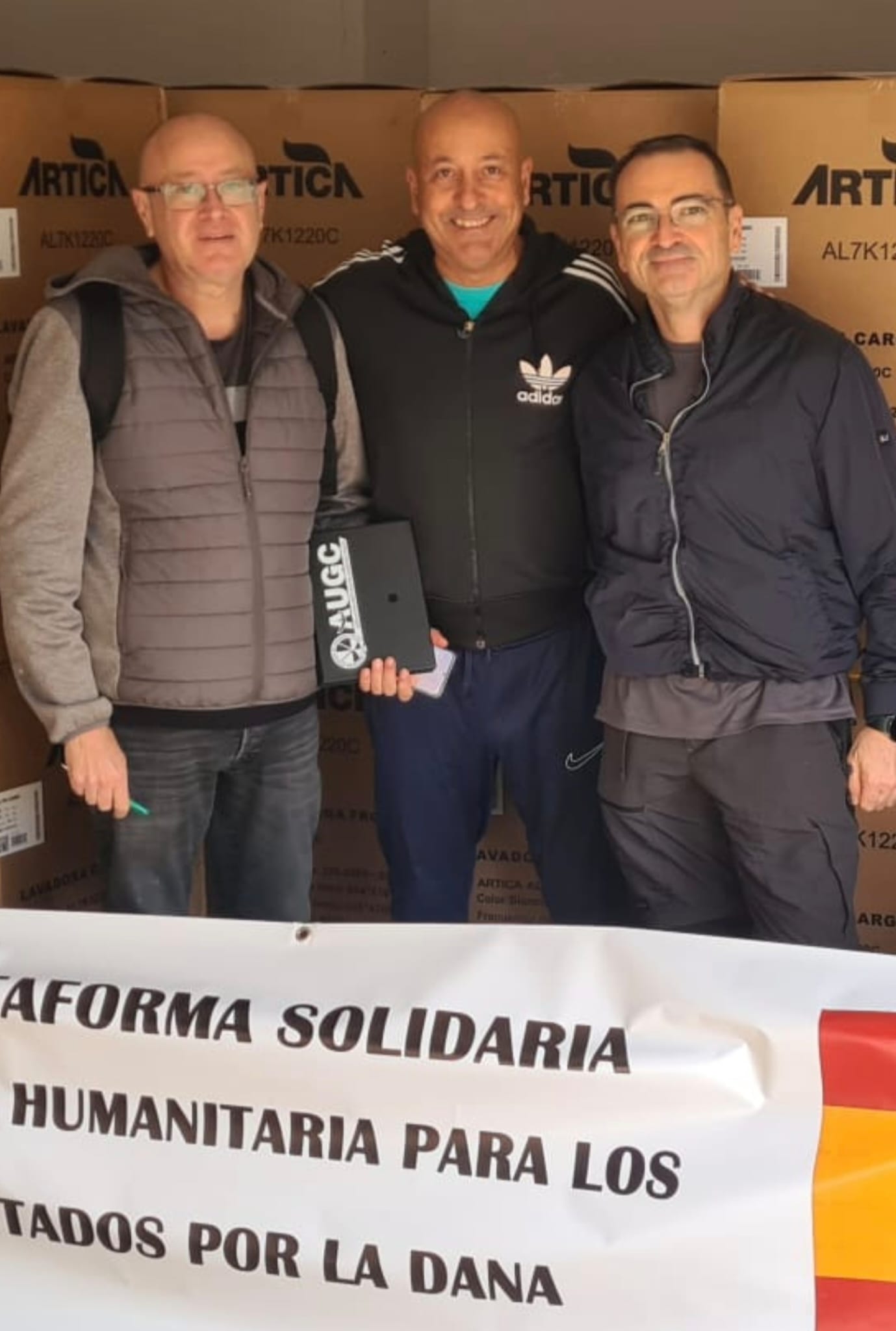 AUGC Ceuta culmina su "puente solidario" con la entrega de electrodomésticos a familias afectadas por la DANA en Valencia