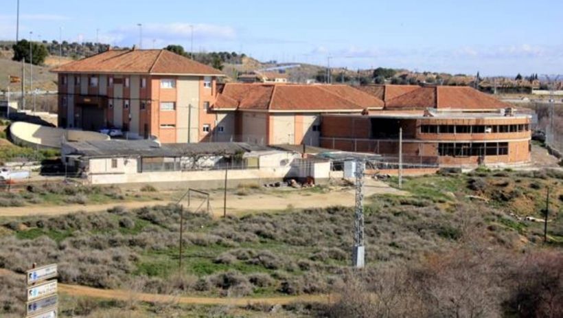 Los guardias civiles y sus familias se libran por fin de la amenaza tóxica del amianto en el Destacamento de Tráfico de Toledo