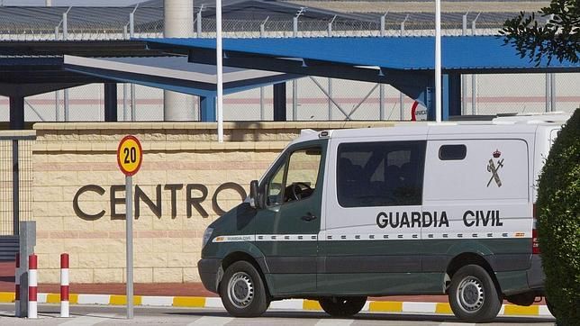 El Gobierno en funciones derrocha millones de euros en la privatización de la seguridad penitenciaria