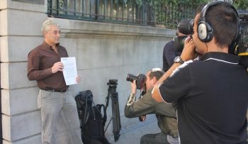AUGC pide al Defensor del Pueblo que defienda su derecho a manifestarse