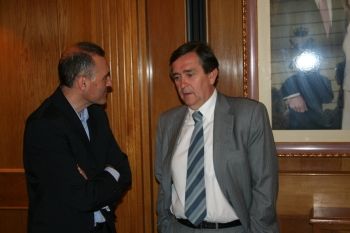 OFENSIVA POLITICA DE AUGC ANTE LA DIRECCION GENERAL