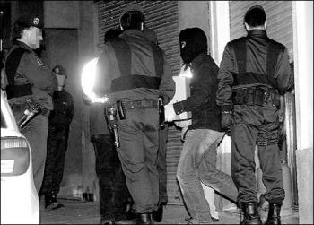 AUGC LLEVA AL COMANDO URRUTIA AL JUZGADO CENTRAL
