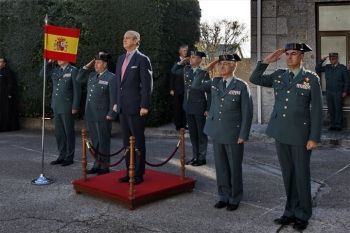 No hay guardias civiles para patrullas pero si para actos castrenses