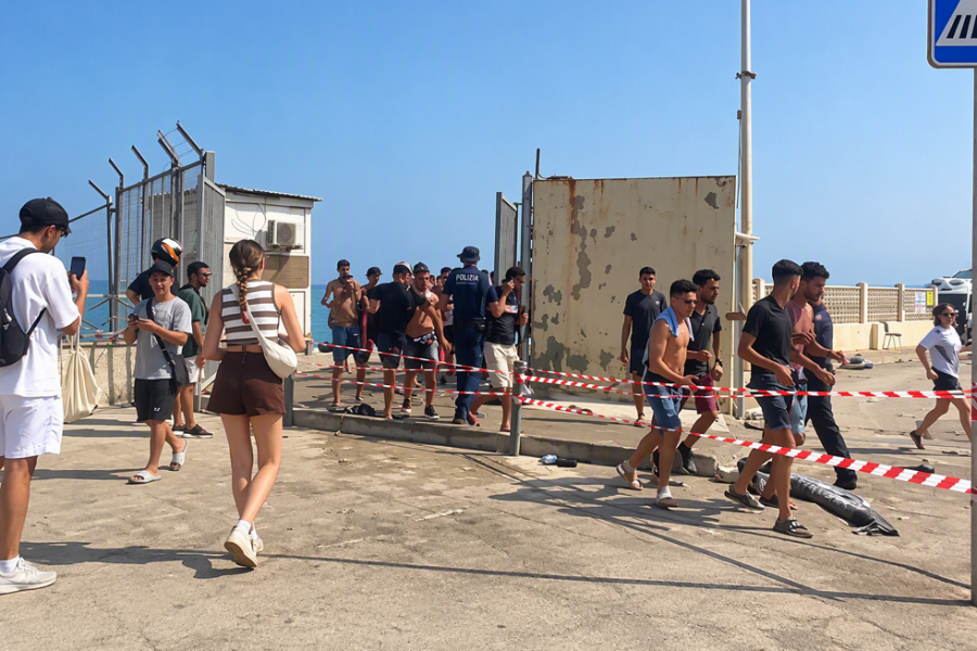 La Asociación Unificada de Guardias Civiles defiende la actuación de los agentes en el recinto aduanero del Tarajal el 30 de julio: “Se abrió una cancela para salvar vidas, no una frontera”