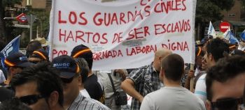 A un agravio lo sucede otro: la burla a los guardias civiles alimenta la #MareadeTricornios