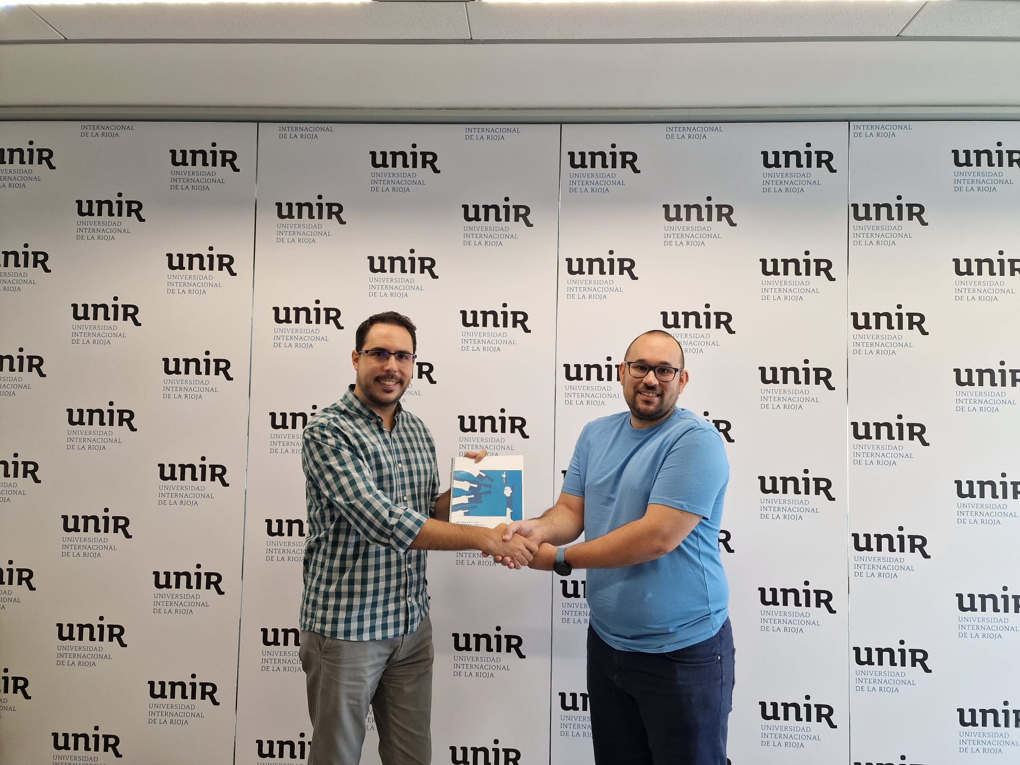 UNIR y AUGC renuevan su convenio para formación en estudios universitarios y de postgrado