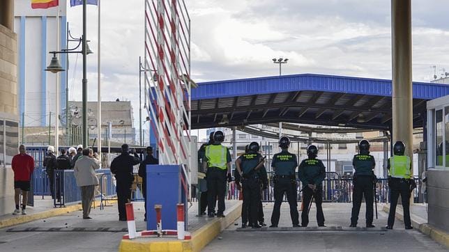 Las graves lesiones sufridas por un guardia civil en el paso fronterizo de Melilla, nueva consecuencia de la falta de medios ante la presión migratoria