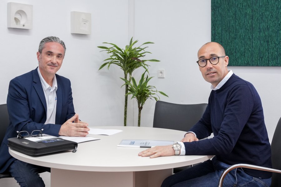 El presidente Óscar Portas recibe a la Asociación Unificada de la Guardia Civil para abordar la situación de los efectivos de seguridad en Formentera.