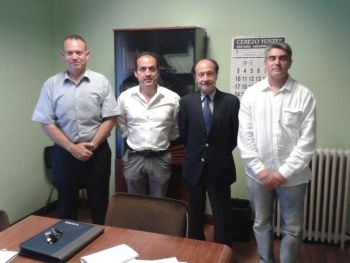 La JDP de AUGC-Valladolid se reúne con el senador Santiago López Valdivielso.