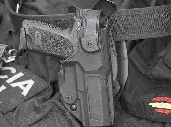 Respalda la propuesta de AUGC al Consejo para que se dote a todos los guardias civiles de fundas de pistola antihurto