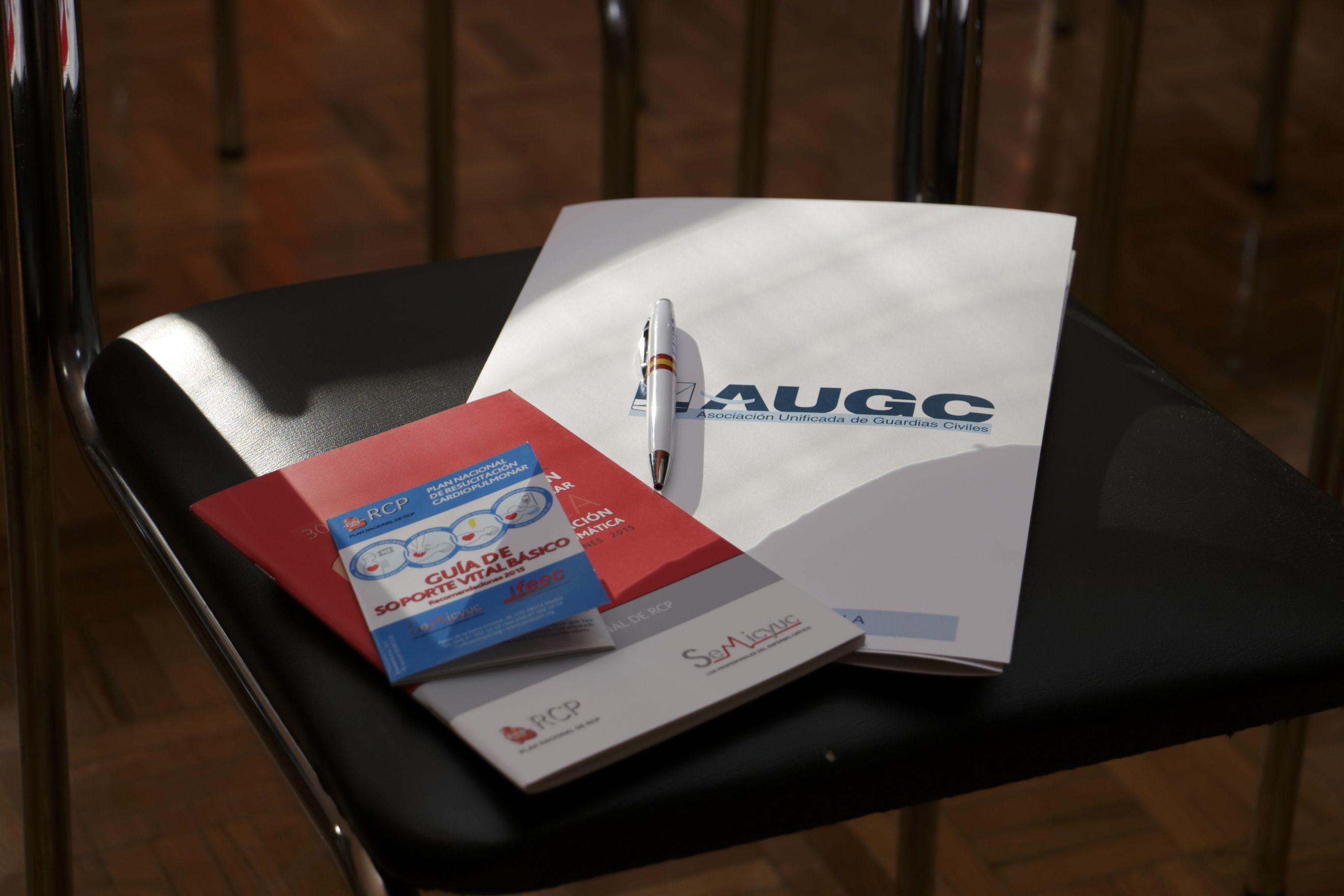 A.U.G.C AVILA ENCARA EL VERANO FORMANDO A LOS GUARDIAS CIVILES DE LA PROVINCIA  EN RCP Y MANEJO DE DESFIBRILADORES.
