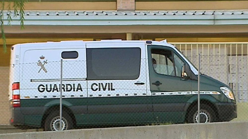 La Dirección General de la Guardia Civil elude su responsabilidad en los traslados de presos enfermos