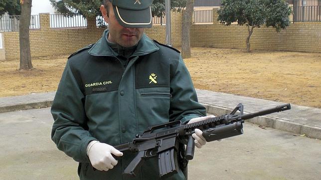 Los Armeros de Comandancia, guardias civiles de segunda