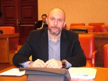 Pregunta parlamentaria de IU y respuesta del Gobierno sobre seguridad privada en prisiones