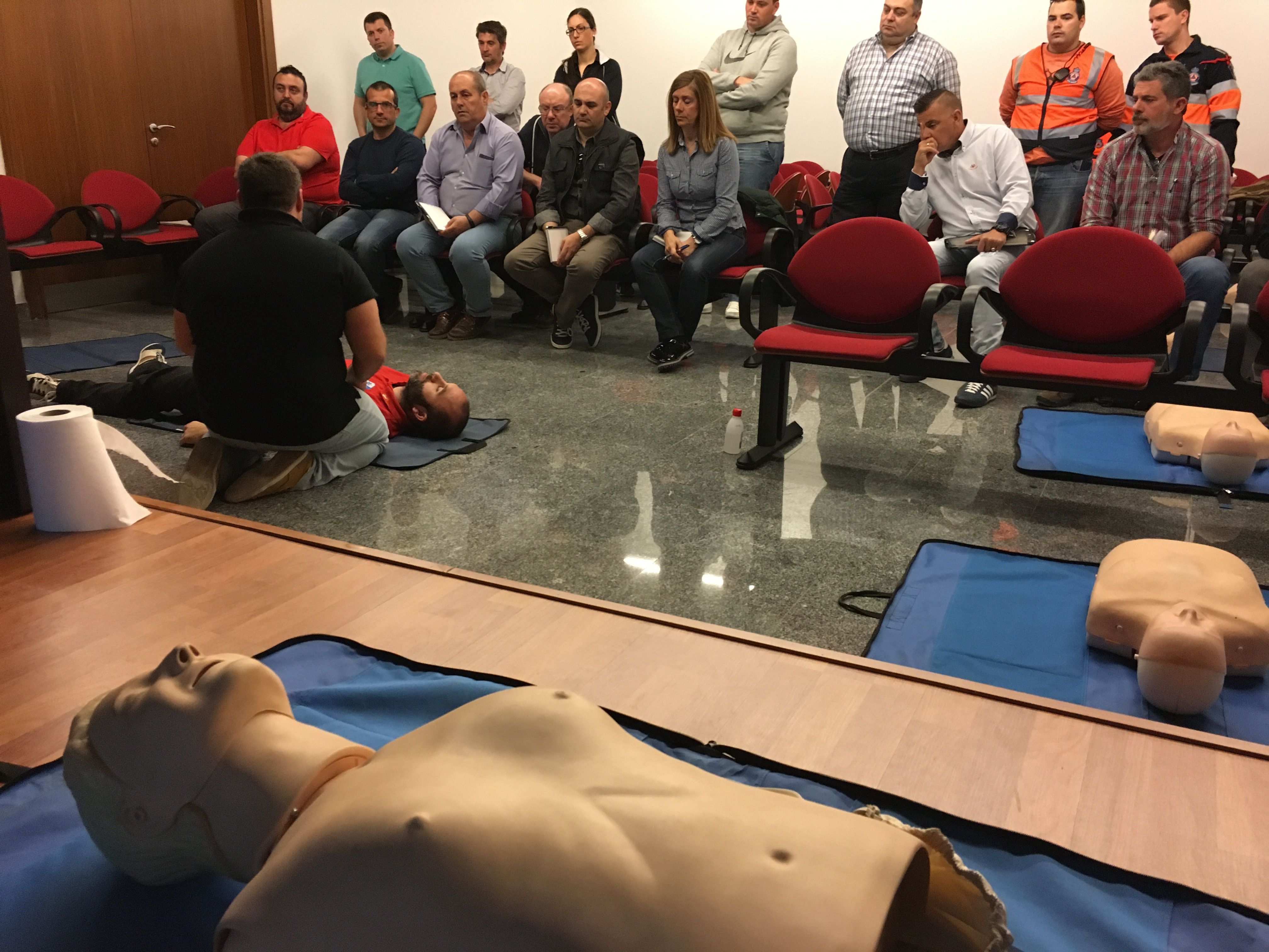 La formación recibida por parte de AUGC permite a dos guardias civiles salvarle la vida a una persona que había sufrido un ataque cardiaco