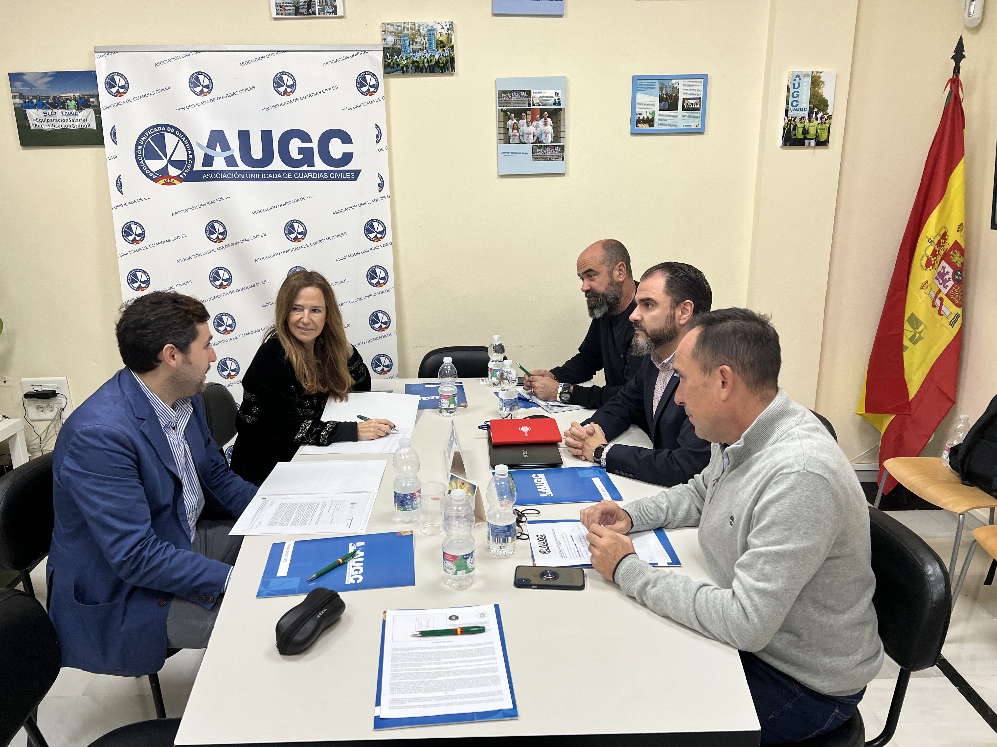 La Asociación Unificada de Guardias Civiles se reúne con la Adjunta Primera del Defensor del Pueblo de España, Teresa Jiménez Becerril