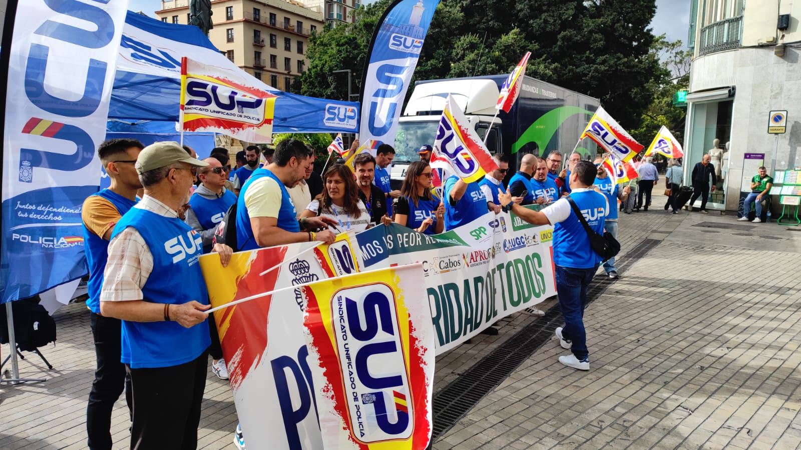 Málaga acoge la concentración por una jubilación digna y la equiparación salarial convocada por guardias civiles y policías nacionales