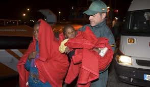 Ante el dramático fenómeno de la inmigración los guardias civiles salvan vidas