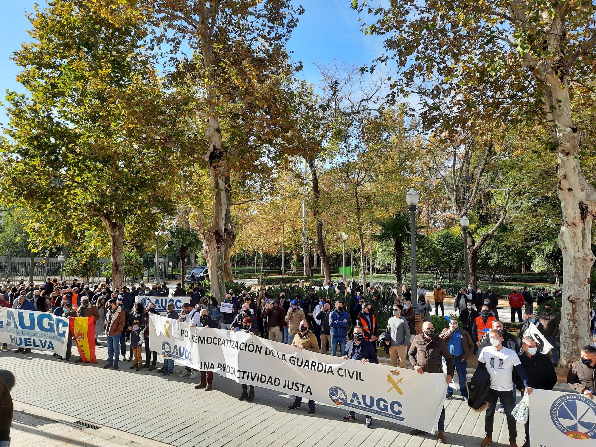 Guardias civiles se concentran en toda España para expresar su indignación contra el reparto de la productividad que pretenden imponerles