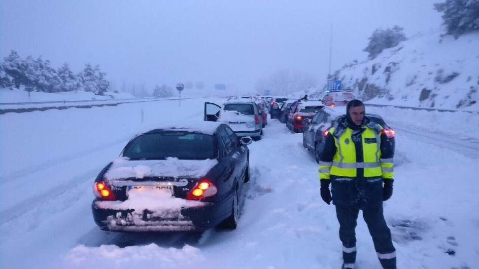 Ante el temporal y el colapso de las carreteras en la operación retorno, AUGC critica la falta de previsión y demanda cambios en Tráfico
