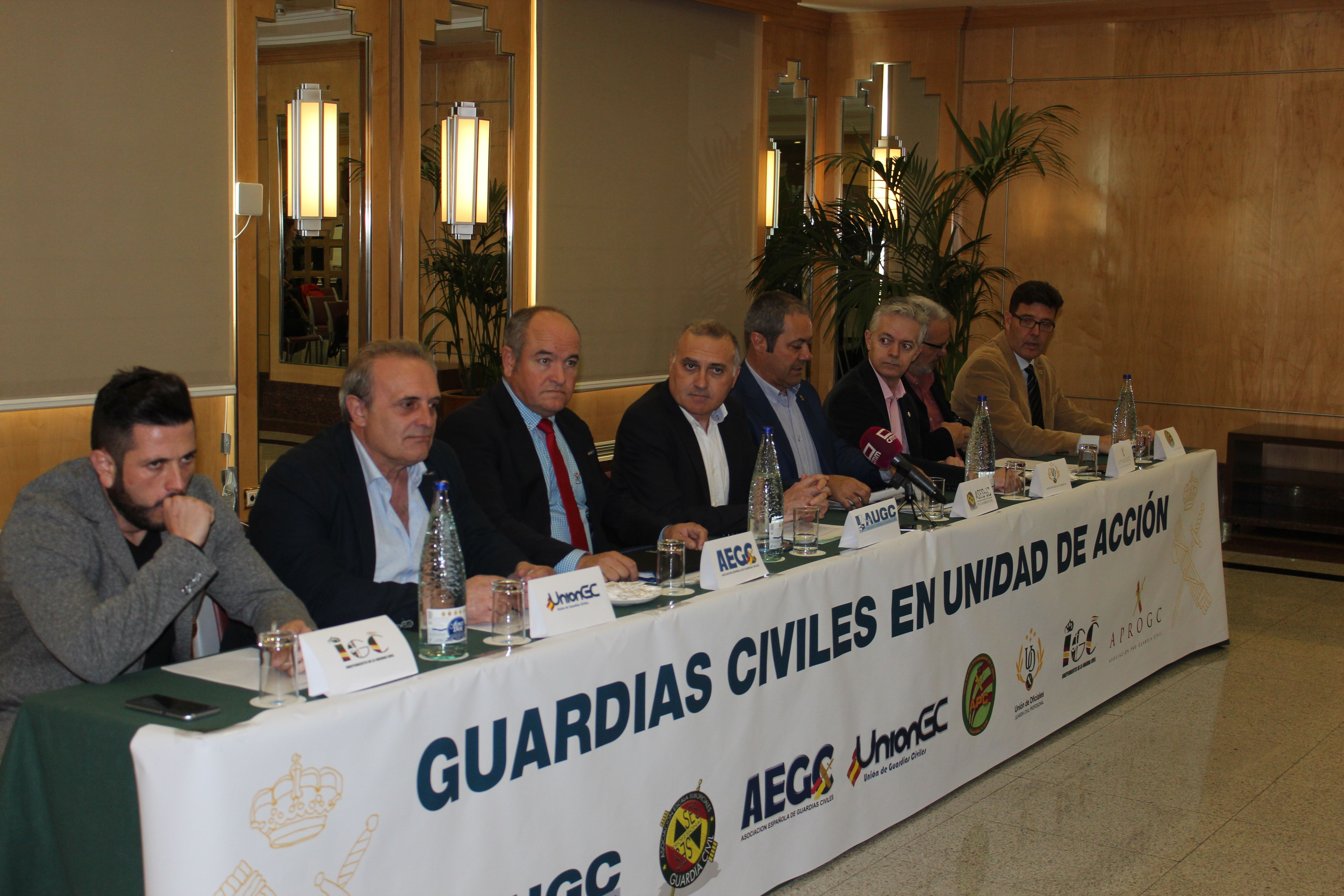 Las asociaciones profesionales de la Guardia Civil, en unidad de acción, reclaman la equiparación salarial en una rueda de prensa conjunta